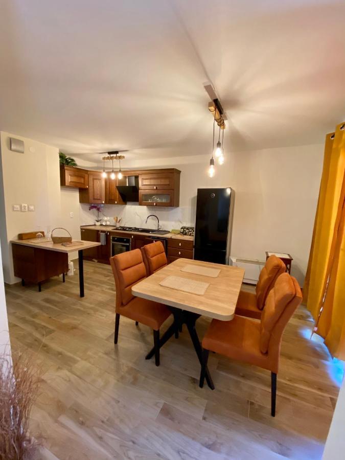 Apartment With Balcony And Free Parking Задар Екстериор снимка