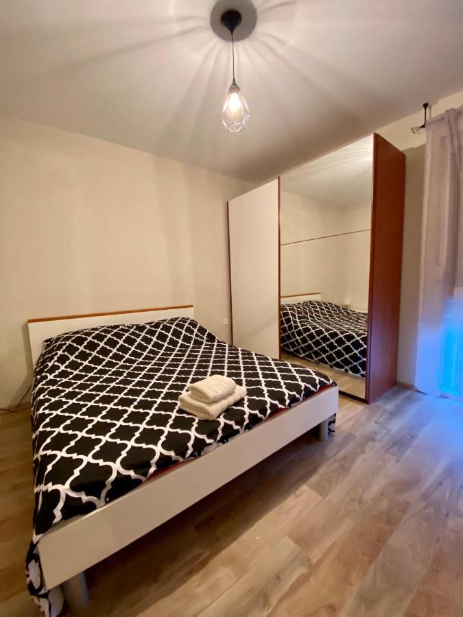 Apartment With Balcony And Free Parking Задар Екстериор снимка