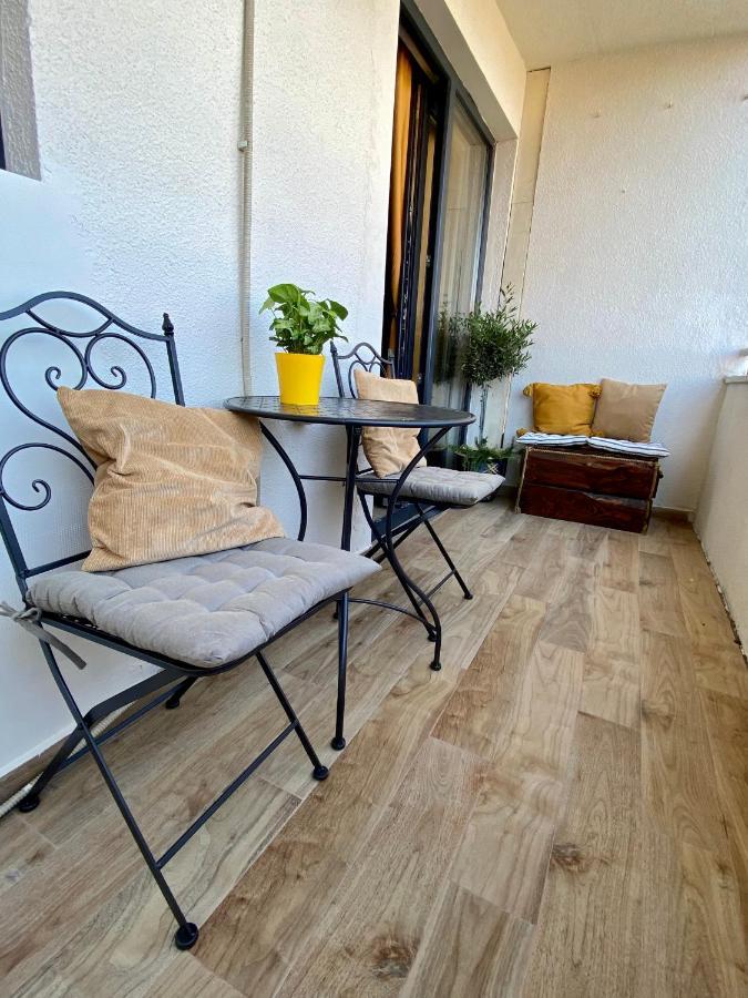 Apartment With Balcony And Free Parking Задар Екстериор снимка